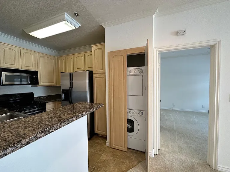 300 N El Molino Ave #126 — Photo 13