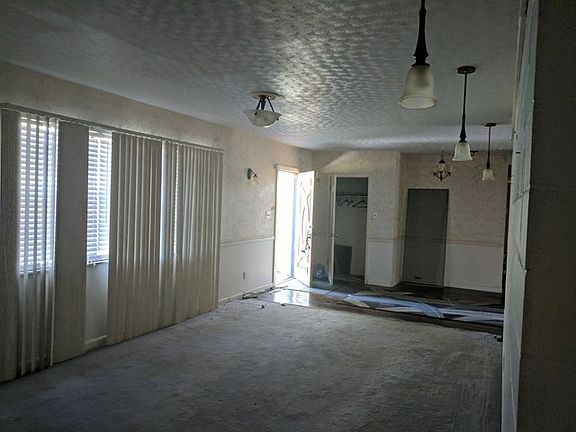 4th image of 330 Ivey Dr