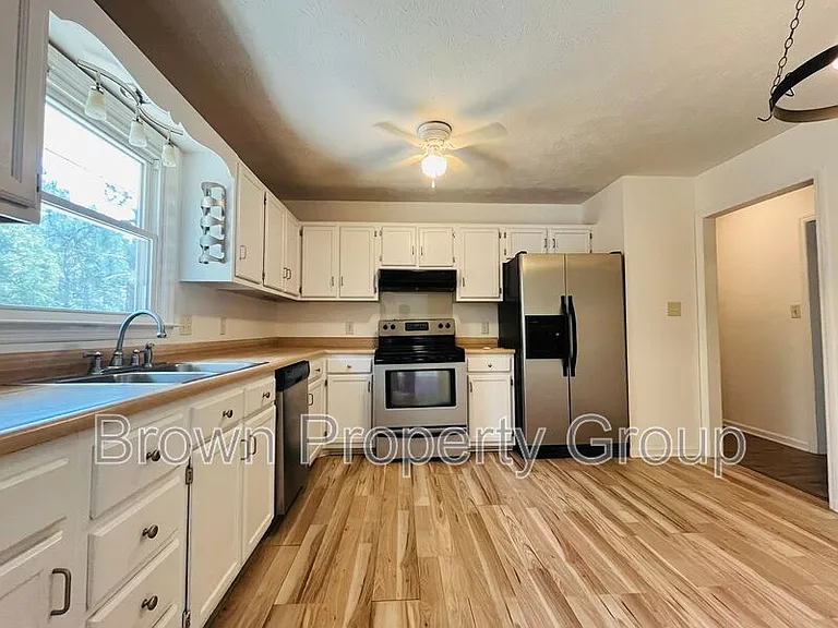 6901 Woodmark Dr — Photo 6