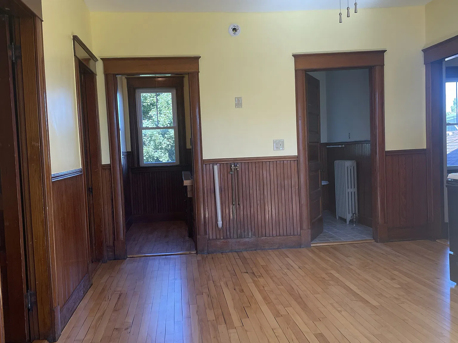 3 bed, 1100 sqft, $1,775 — Photo 2