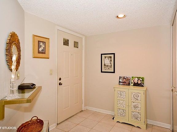 4th image of 5823 Parkwalk Drive #316