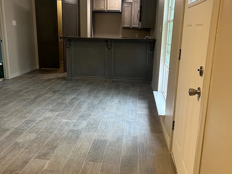 2458 De Leon Dr — Photo 11