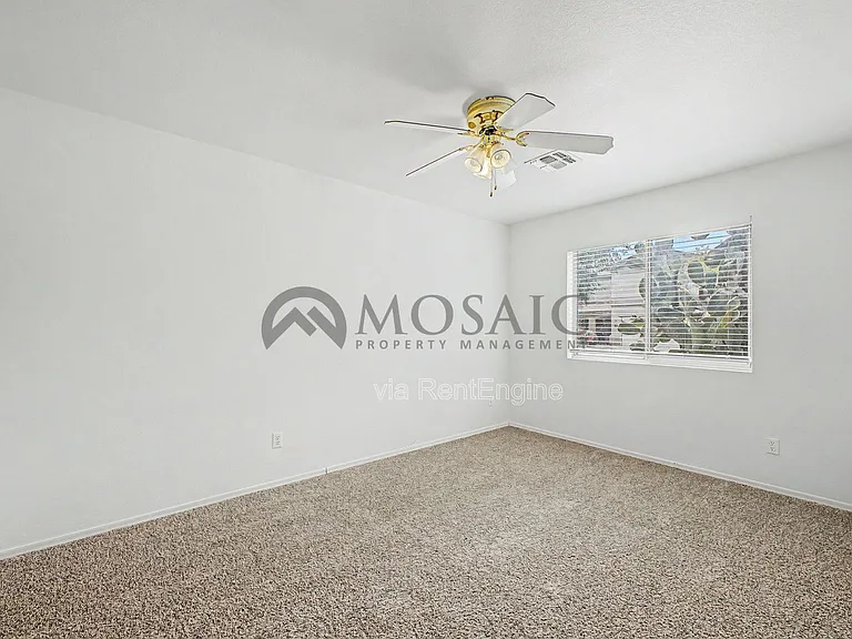1004 E Cowboy Cove Trl — Photo 19