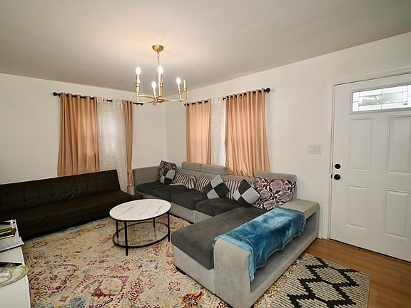 4th image of 20 Ridge View Ave