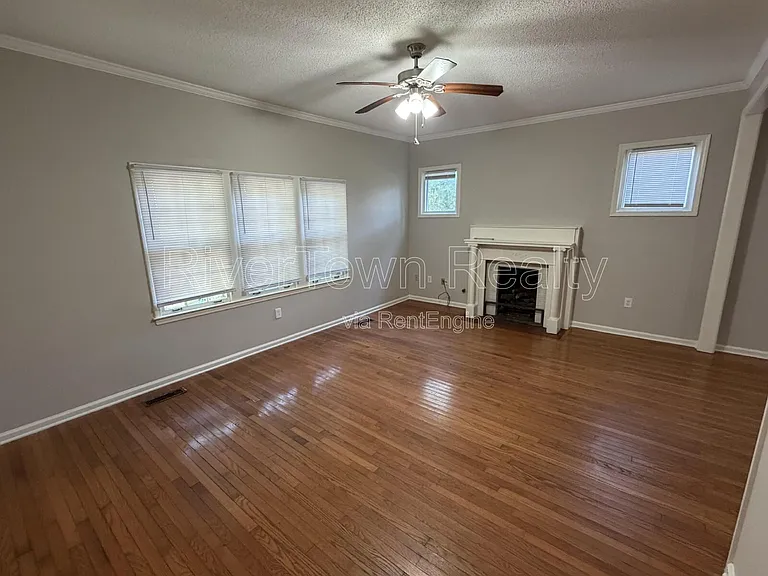 736 Echles St — Photo 2