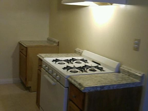 2nd image of 3870 S Bronson Ave APT 3