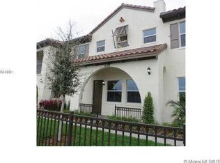 8142 Cascada Isle Dr, Hollywood, FL 33024