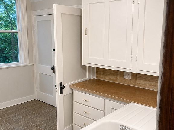 2nd image of 339 E Pleasant St #1