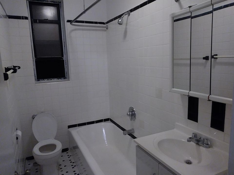 2nd image of 17939 Dalny Rd #1C