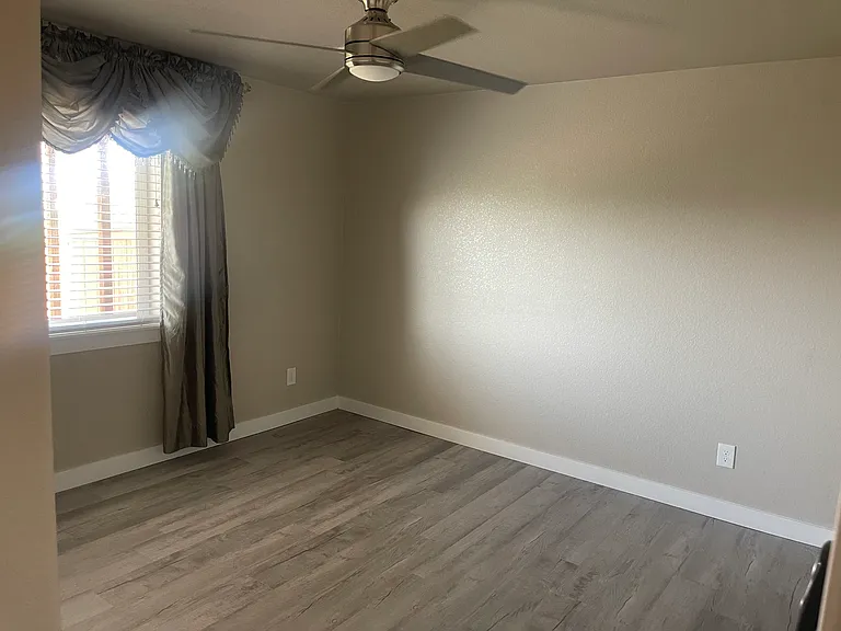 1637 Valley Oak Ct — Photo 37
