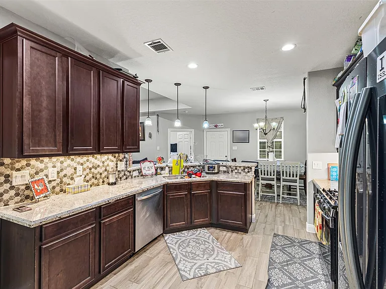 267 Freeman Blvd — Photo 12
