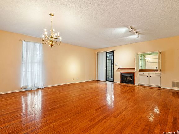 4th image of 14346 BROOK HOLLOW BLVD