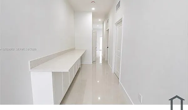 3 bed, 1200 sqft, $3,000 — Photo 4