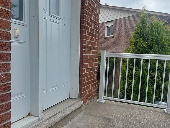 3rd image of 28 Foxacre Row