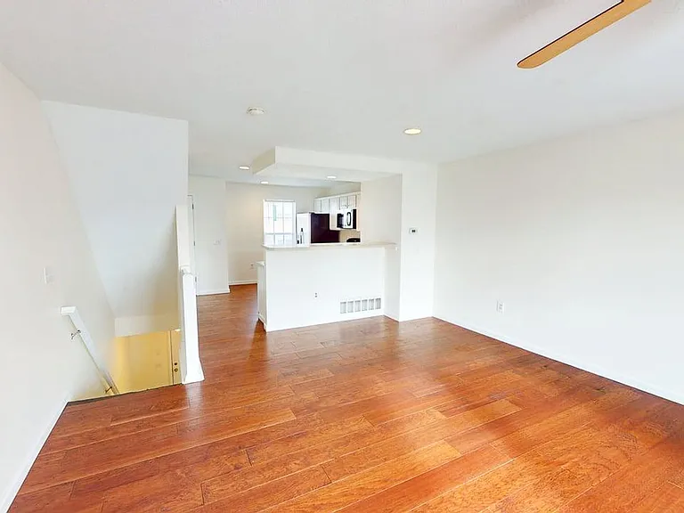 5288 Royal Arch Cascade Dr — Photo 9