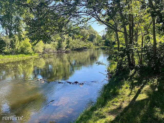 Riverside — Photo 2