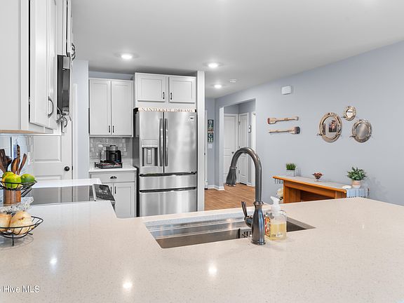 3rd image of 776 Buckeye Road NE