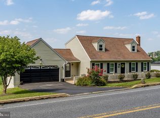 148 Valley View Dr, Ephrata, PA 17522