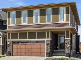 81 S Mount Rae Hts, Okotoks, AB T1S0P1