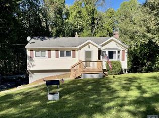 8 Grove Dr, Sussex, NJ 07461