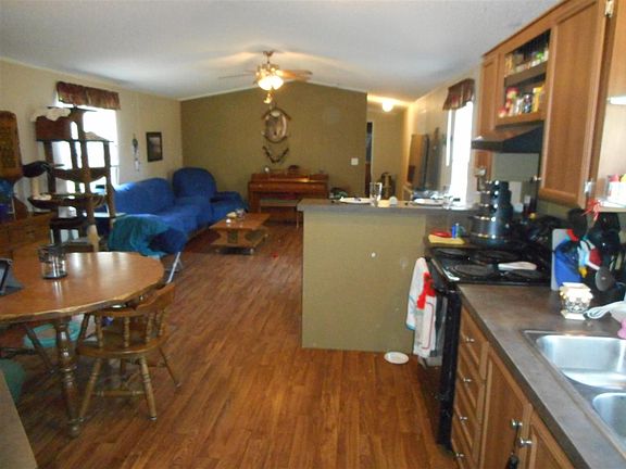 3rd image of 7864 Holle Dr