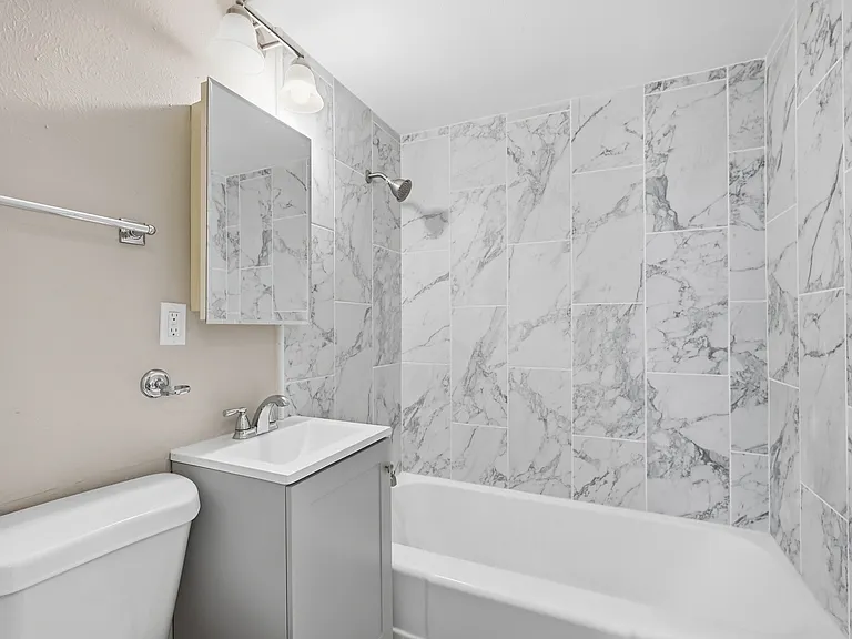 401 Rose St #3 — Photo 10