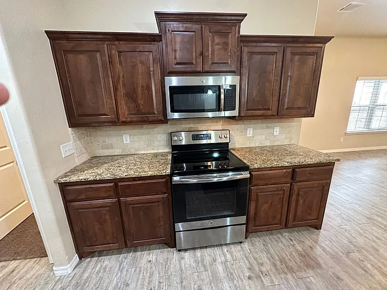 6311 Mayer Ct — Photo 4