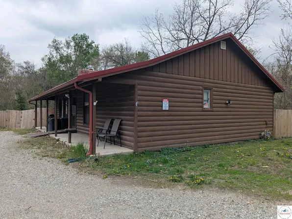 418 W Gravel St, Clinton, MO 64735