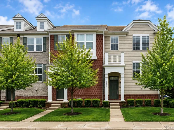 27974 Middleton Dr, Novi, MI 48377
