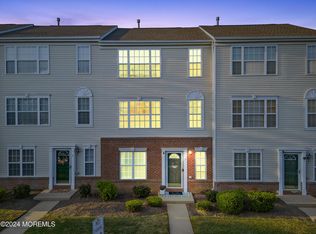 5 Kuczynski Dr #945, Sayreville, NJ 08859