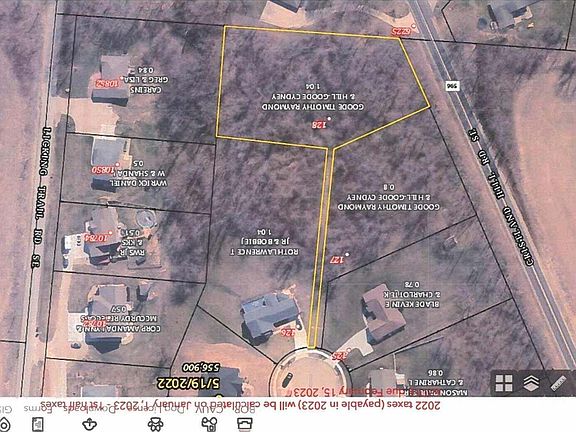 3rd image of 128 Honeysuckle Ln