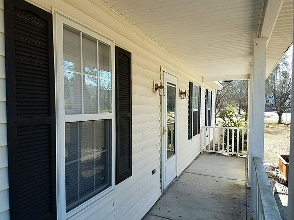 3rd image of 109 Beaver Creek Dr