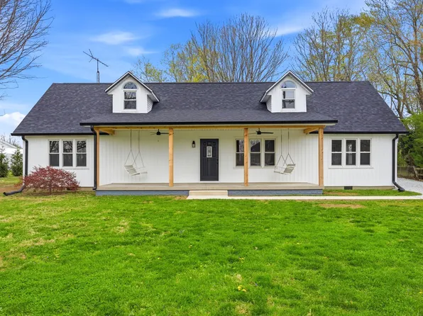 414 S 1st St, Lewisville, IN 47352