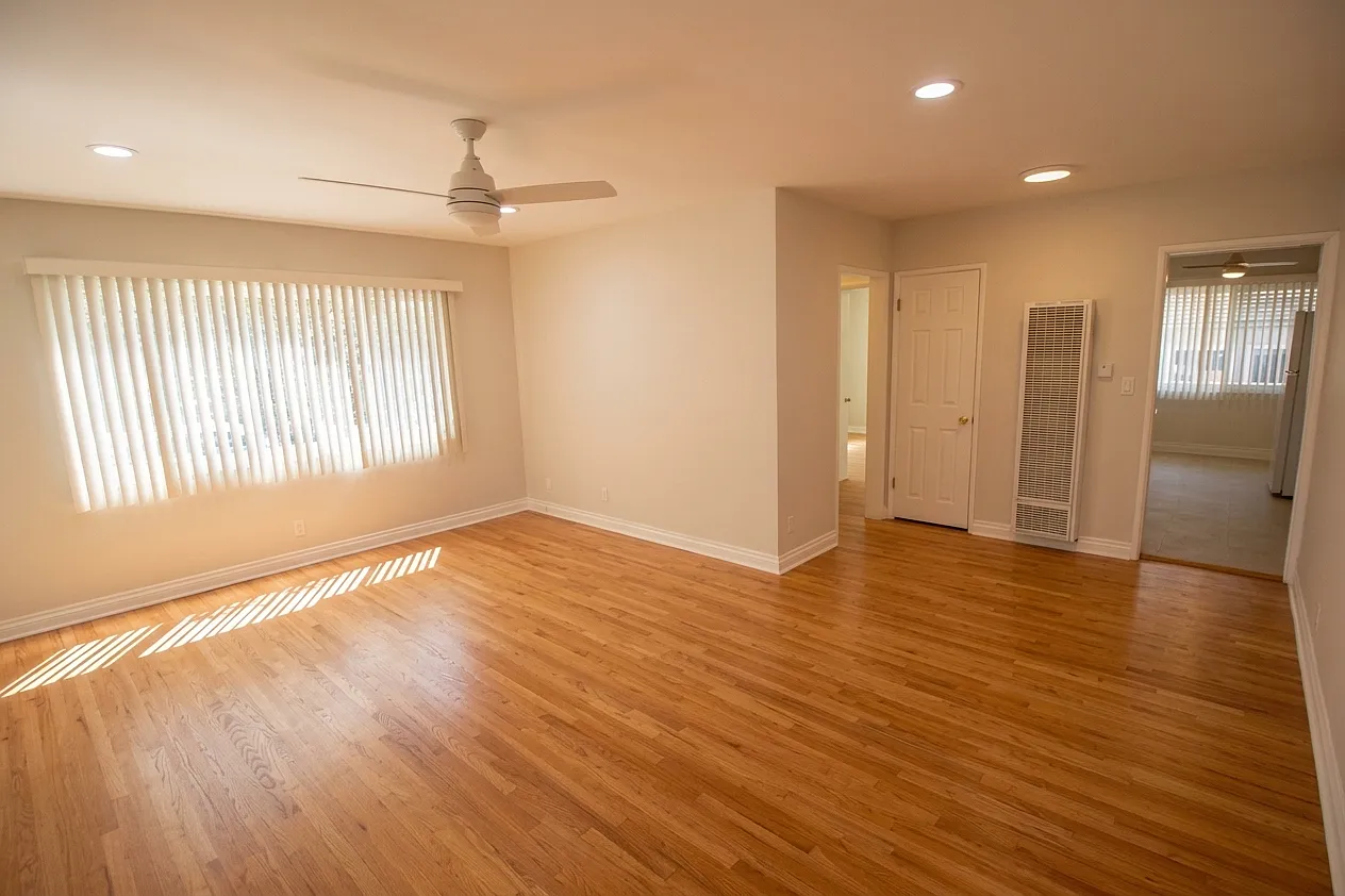 1 bed, 800 sqft, $2,196 — Photo 2
