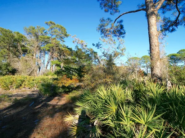  Hodges Ave, Cedar Key, FL 32625