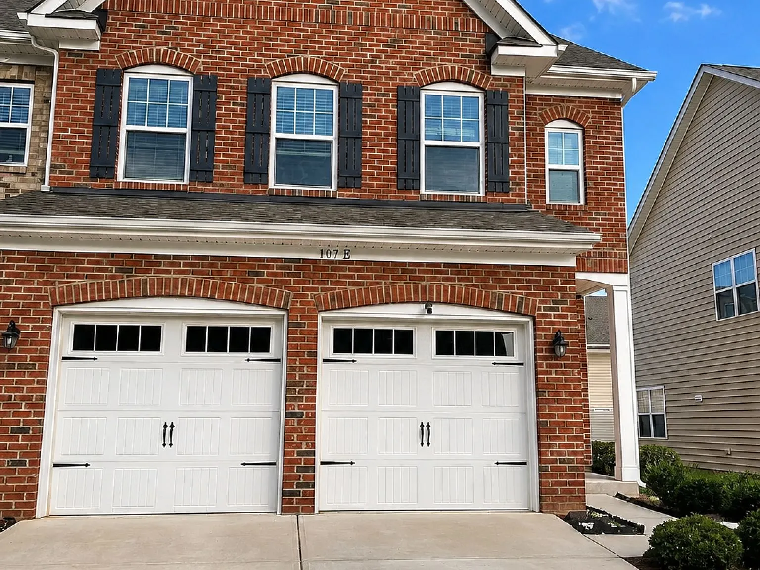 107 Dellbrook St — Photo 2