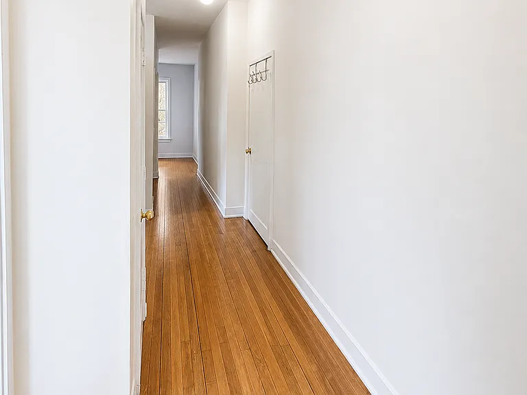 1055 W Grace St #1W — Photo 3