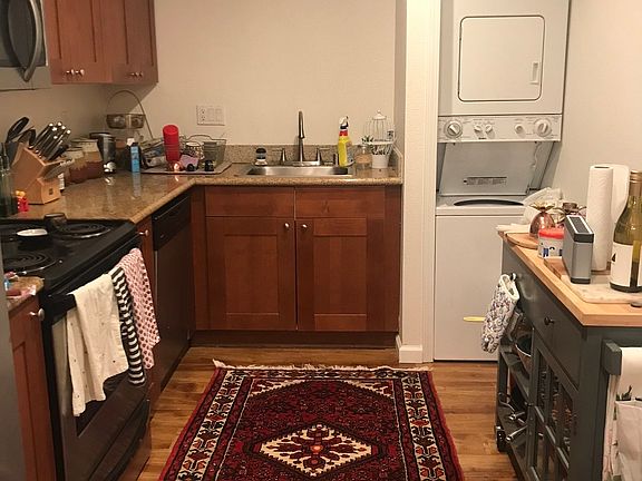 4th image of 820 Casanova Ave
