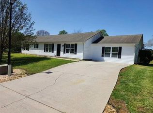 372 Grandview Dr, Jefferson, GA 30549