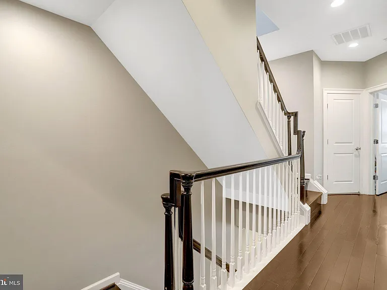 422 Pendleton St — Photo 31