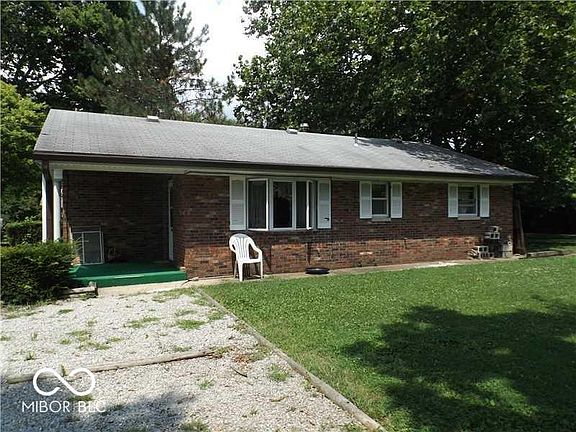 3rd image of 580 Eastern Ave