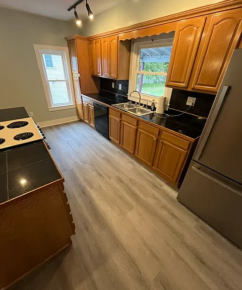 247 Main St #2 — Photo 2