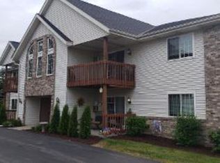 652 Westfield Way #8, Pewaukee, WI 53072