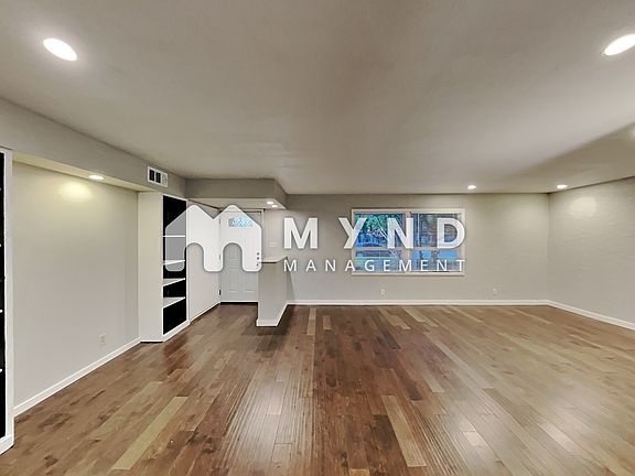 5th image of 3328 High Vista Dr