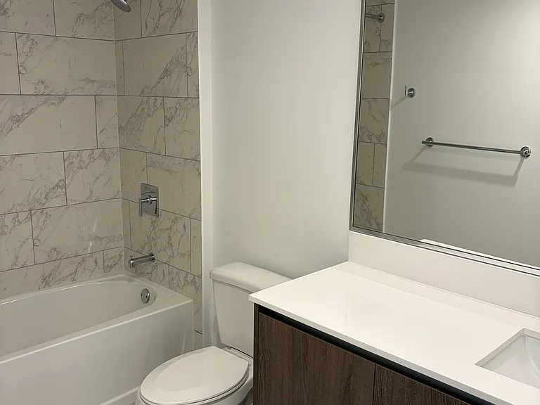 2555 NE 183rd St #2 — Photo 4