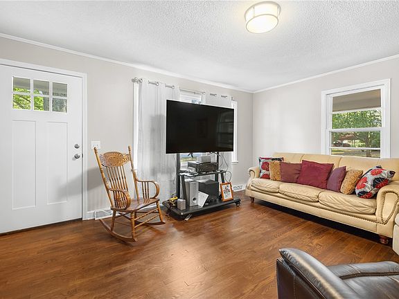 4th image of 308 Buchanan Cir