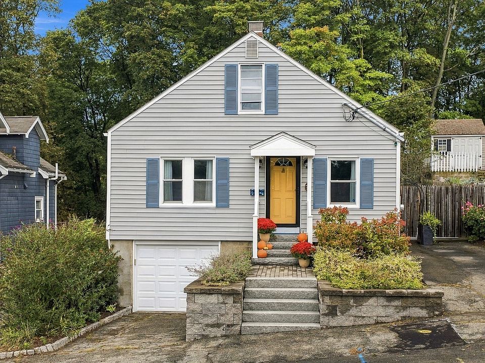 1st image of 28 Eastman Ave