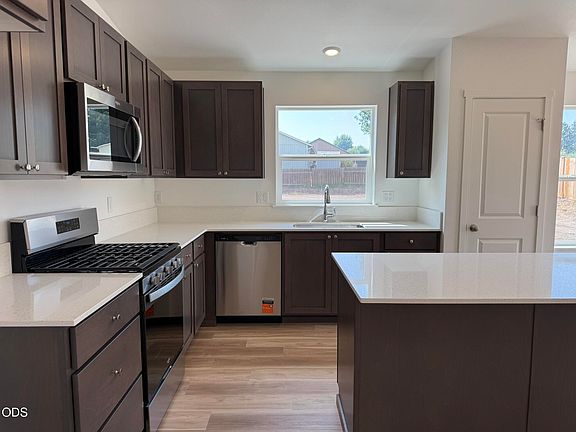 4th image of 588 NE McGee Rd #157