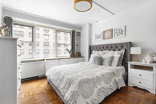 Sold by Compass | media 4