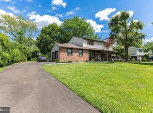 64 Rembrandt Ln, Holland, PA 18966